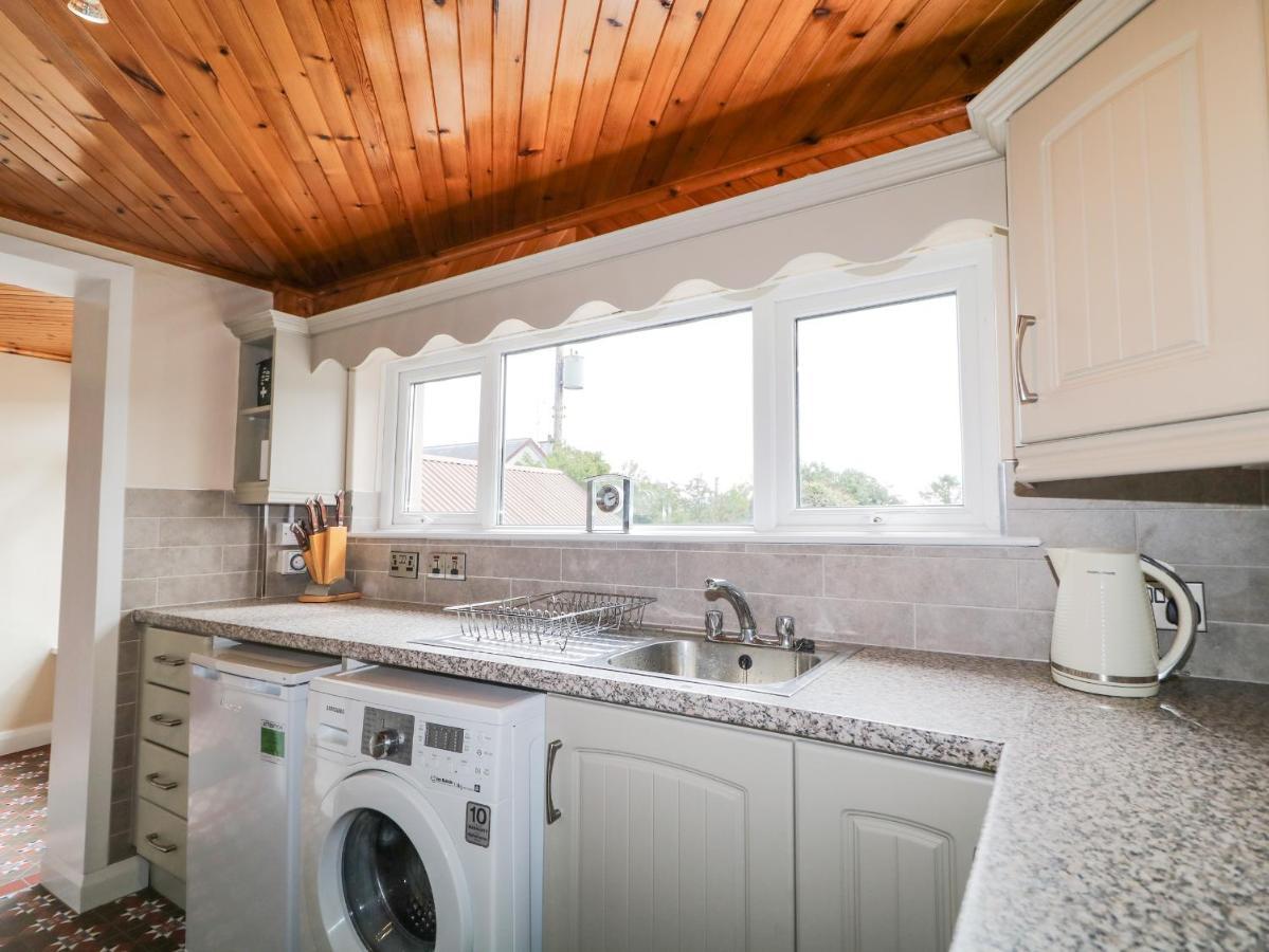 Whitethorn House Villa Нюри Екстериор снимка